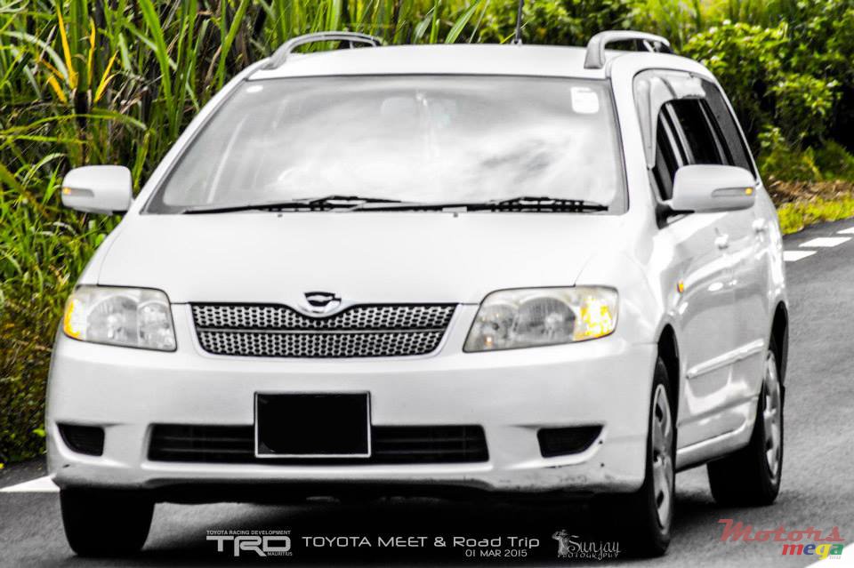 2006' Toyota Corolla Fielder photo #2