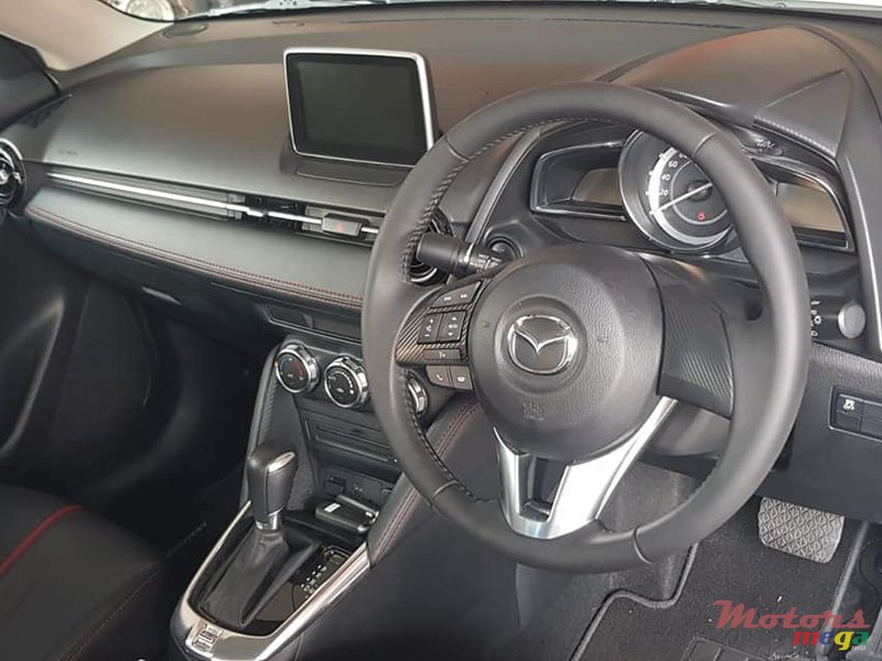 2017' Mazda 2 photo #4