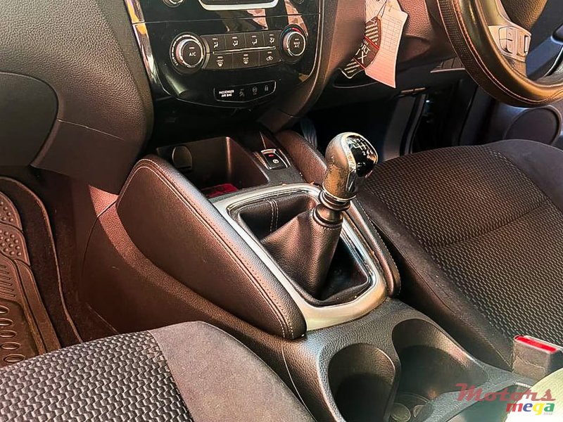 2016' Nissan Qashqai 1200cc Turbo Essence photo #2