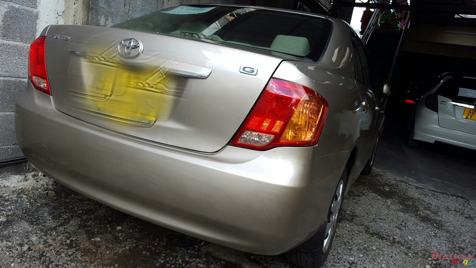 2009' Toyota Axio photo #2