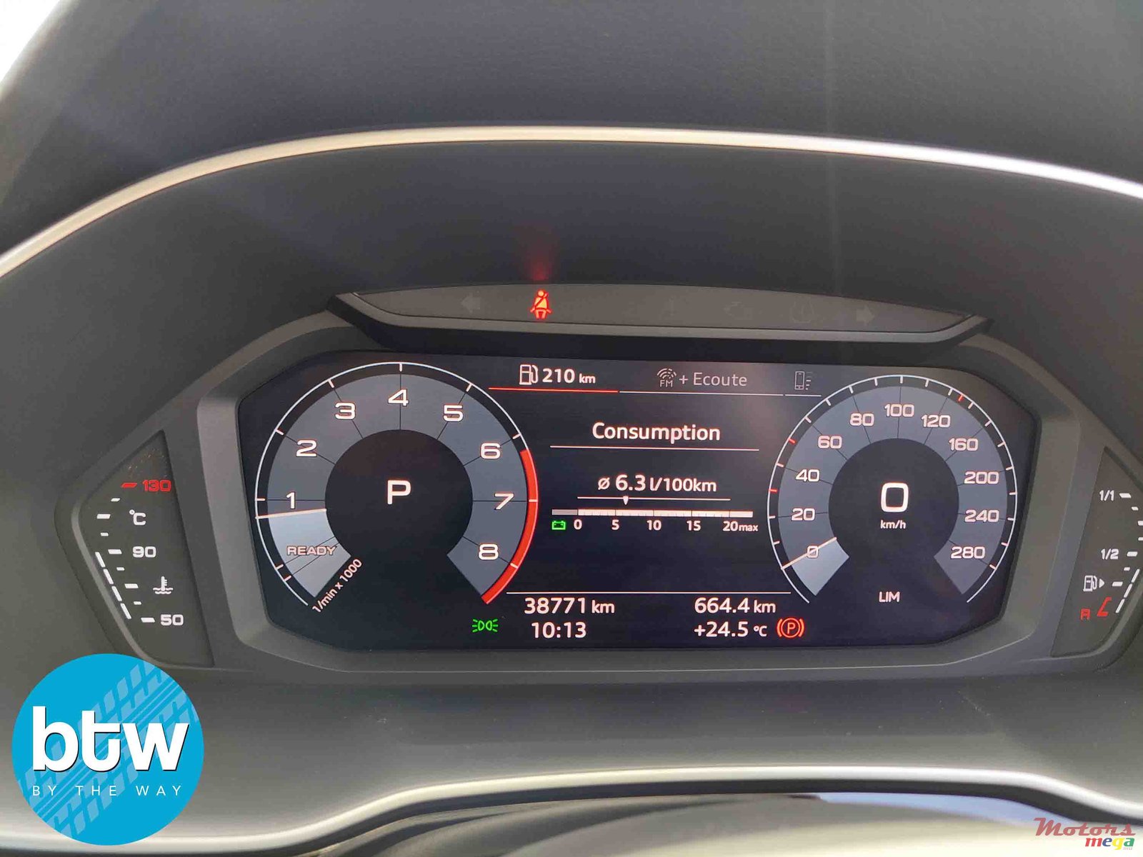 2019' Audi Q3 photo #7