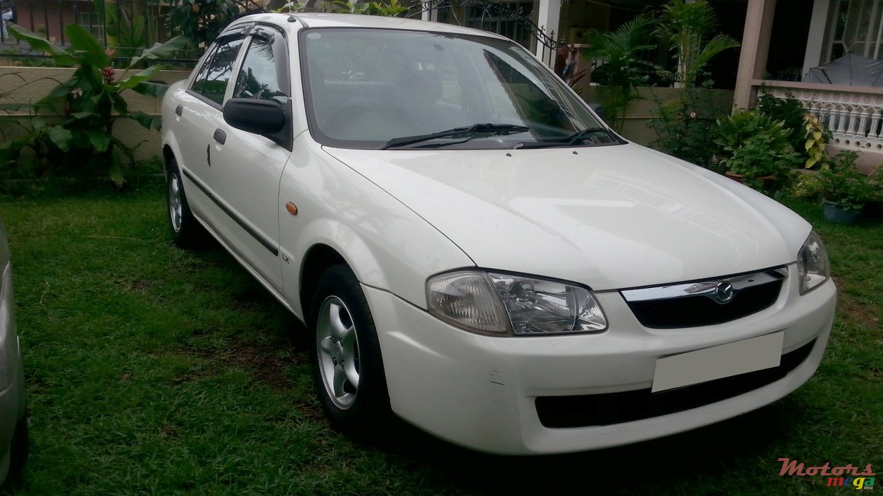 1999' Mazda 323 photo #1
