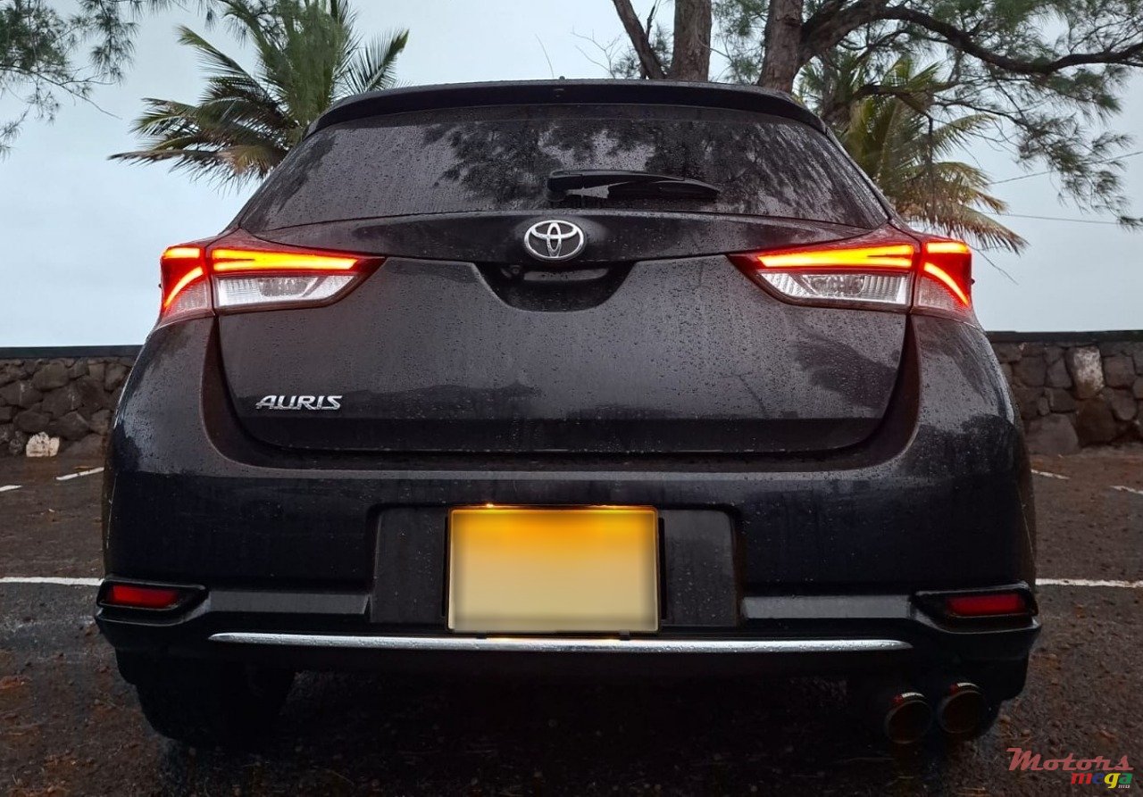2017' Toyota Auris photo #4