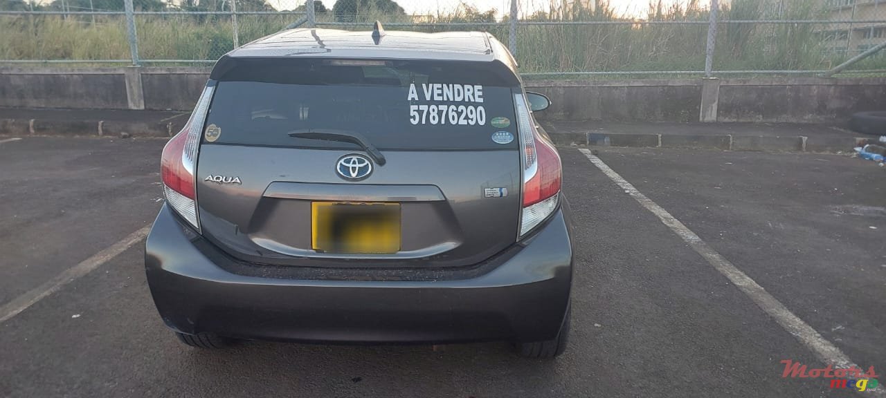 2017' Toyota Aqua photo #5