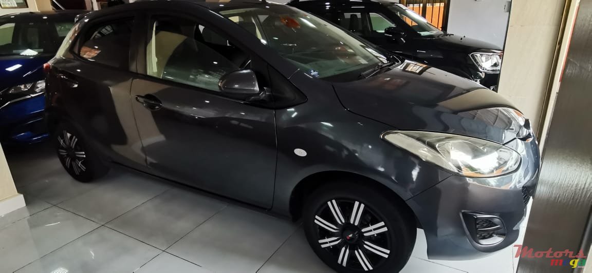 2013' Mazda Demio photo #4