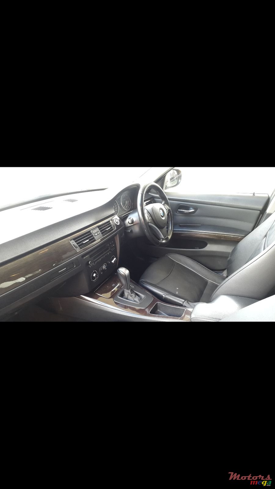 2010' BMW 3 Series photo #3