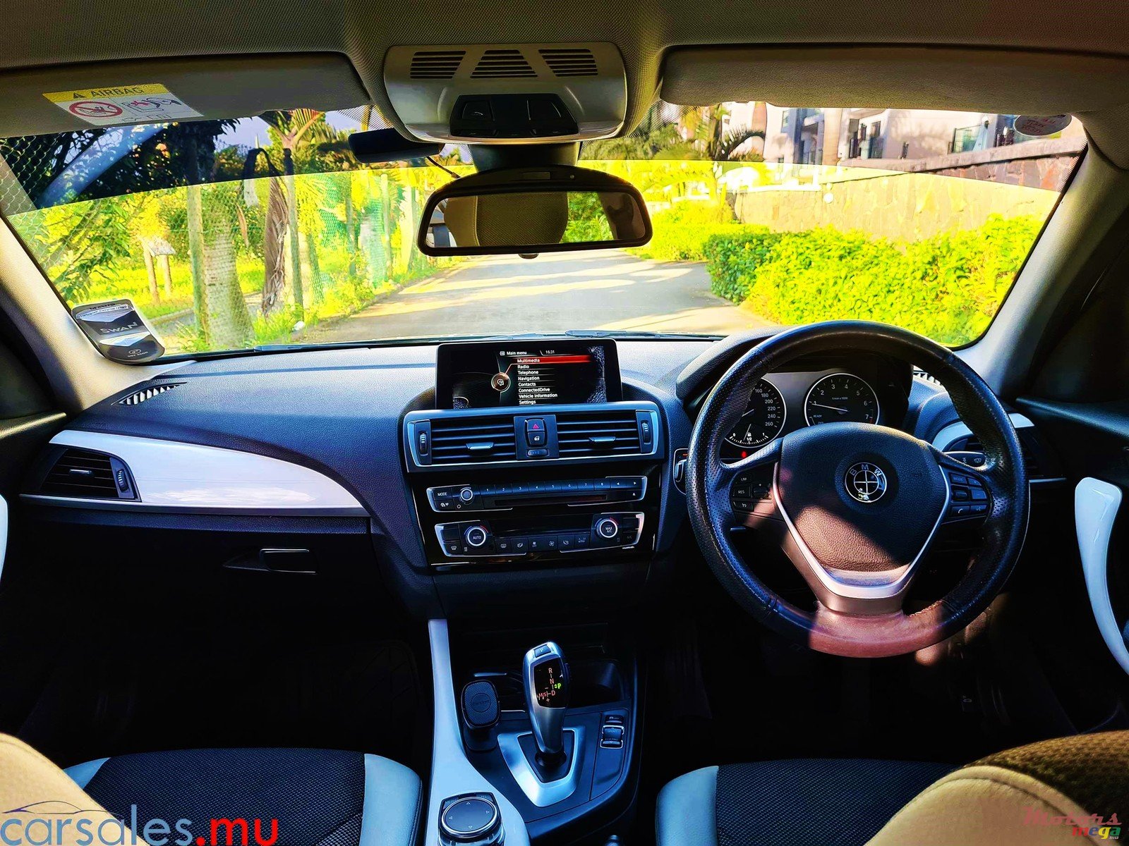 2016' BMW 118 i photo #6