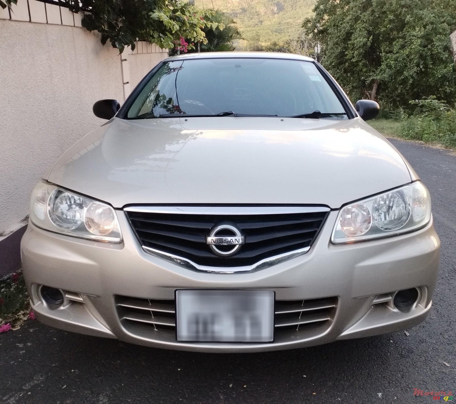 2011' Nissan Sunny photo #4