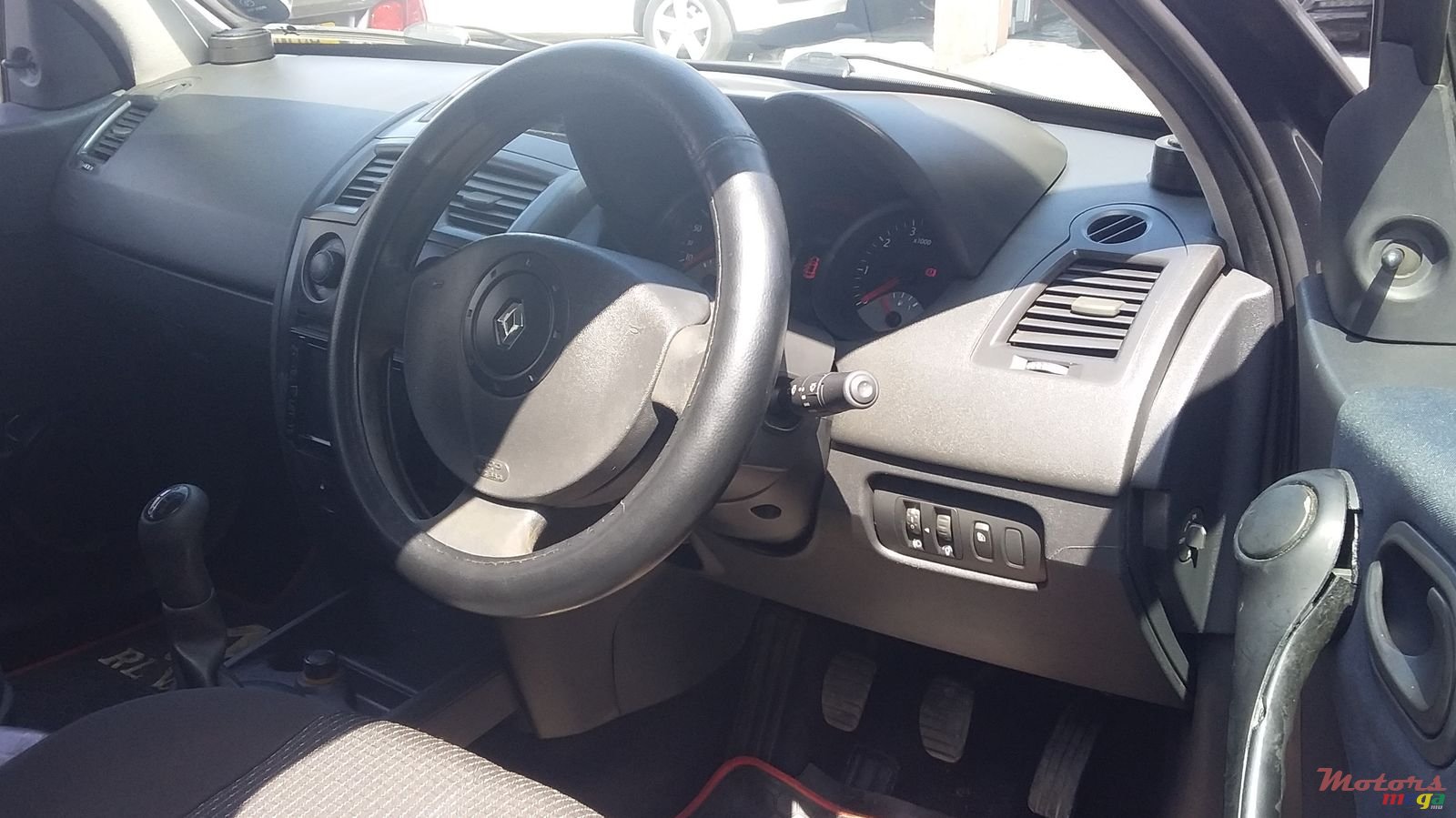 2006' Renault Megane photo #4