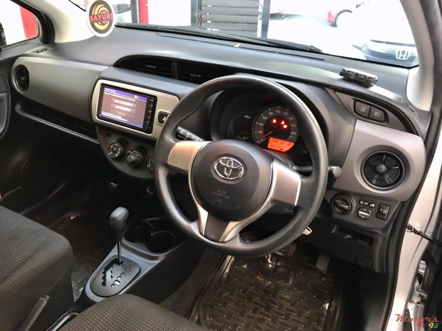 2016' Toyota Vitz photo #4