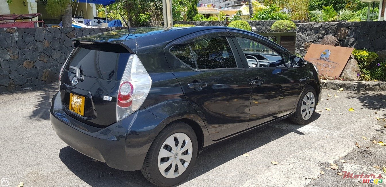 2014' Toyota Aqua photo #4