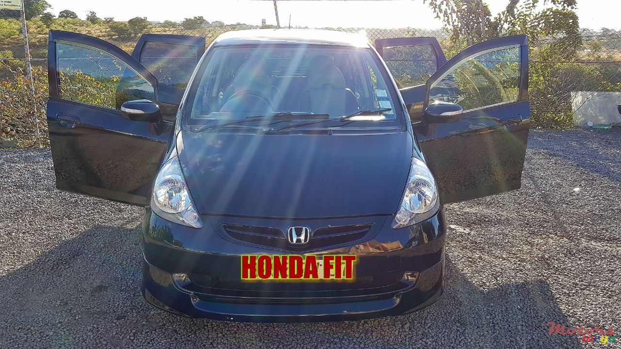 2007' Honda Fit photo #4