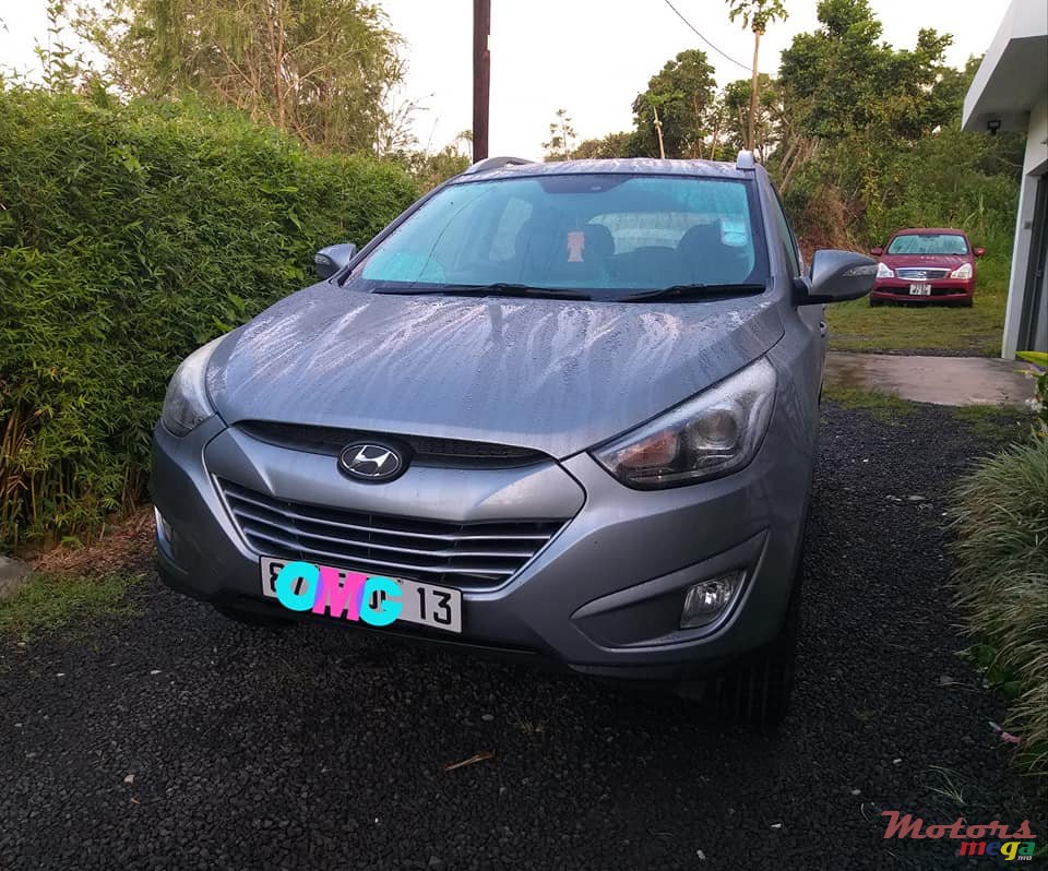 2013' Hyundai ix35 2.0L AUTOMATIC photo #2
