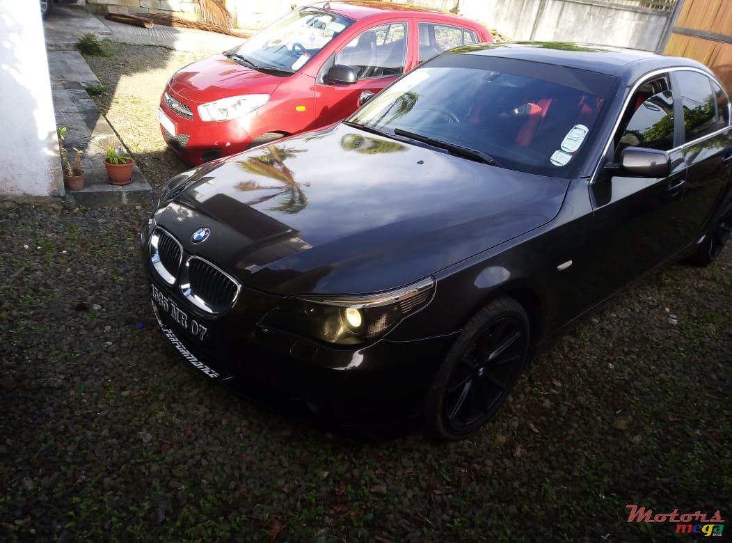 2007' BMW E60 530i photo #1