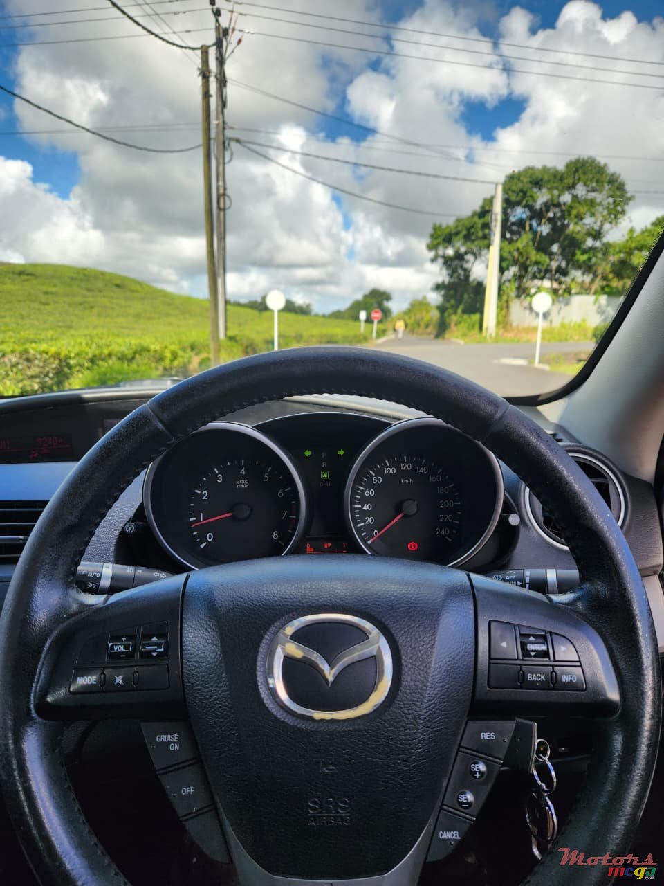 2010' Mazda Mazda3 photo #5