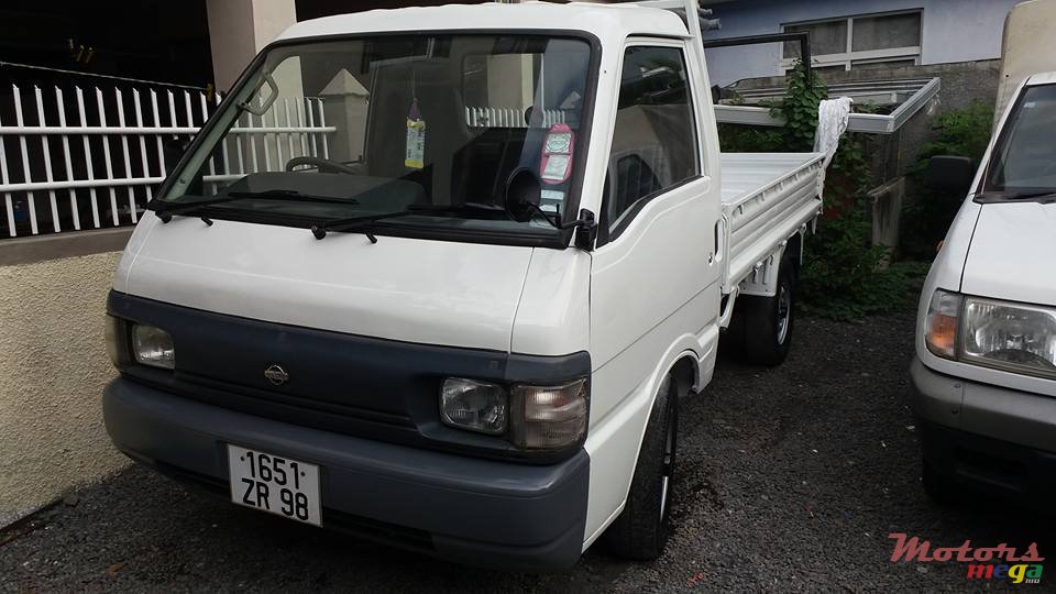 1998' Nissan Vanette cargo Camionette photo #2
