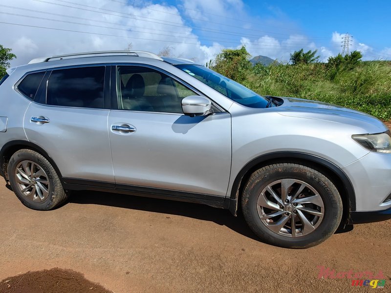 2015' Nissan X-Trail photo #1