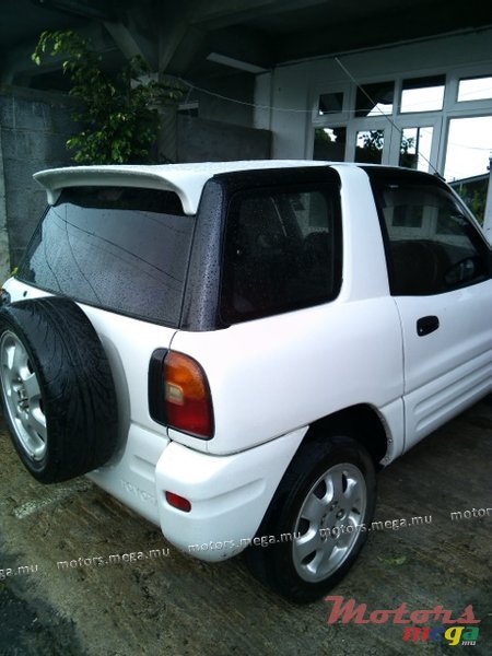 1995' Toyota RAV4 top photo #1