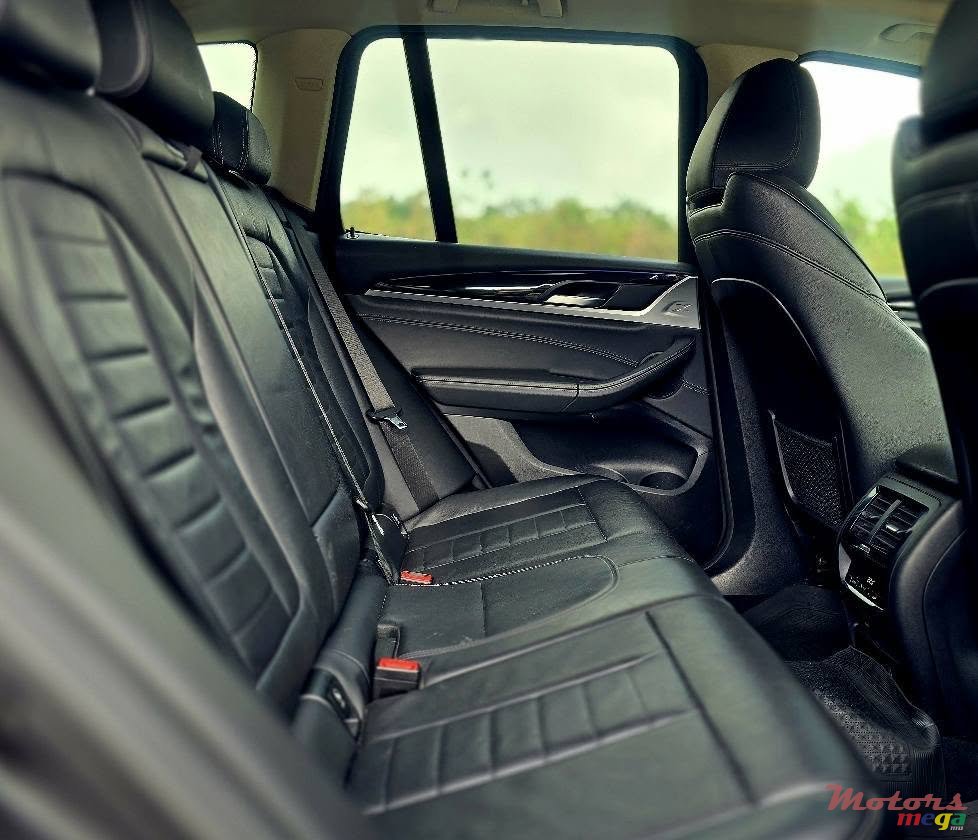 2021' BMW X3 photo #5