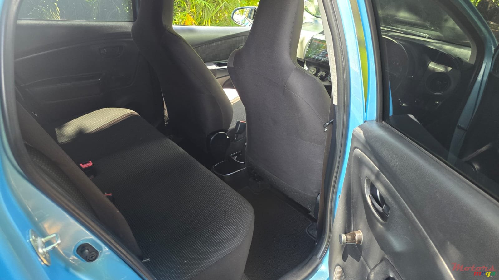 2016' Toyota Vitz photo #7