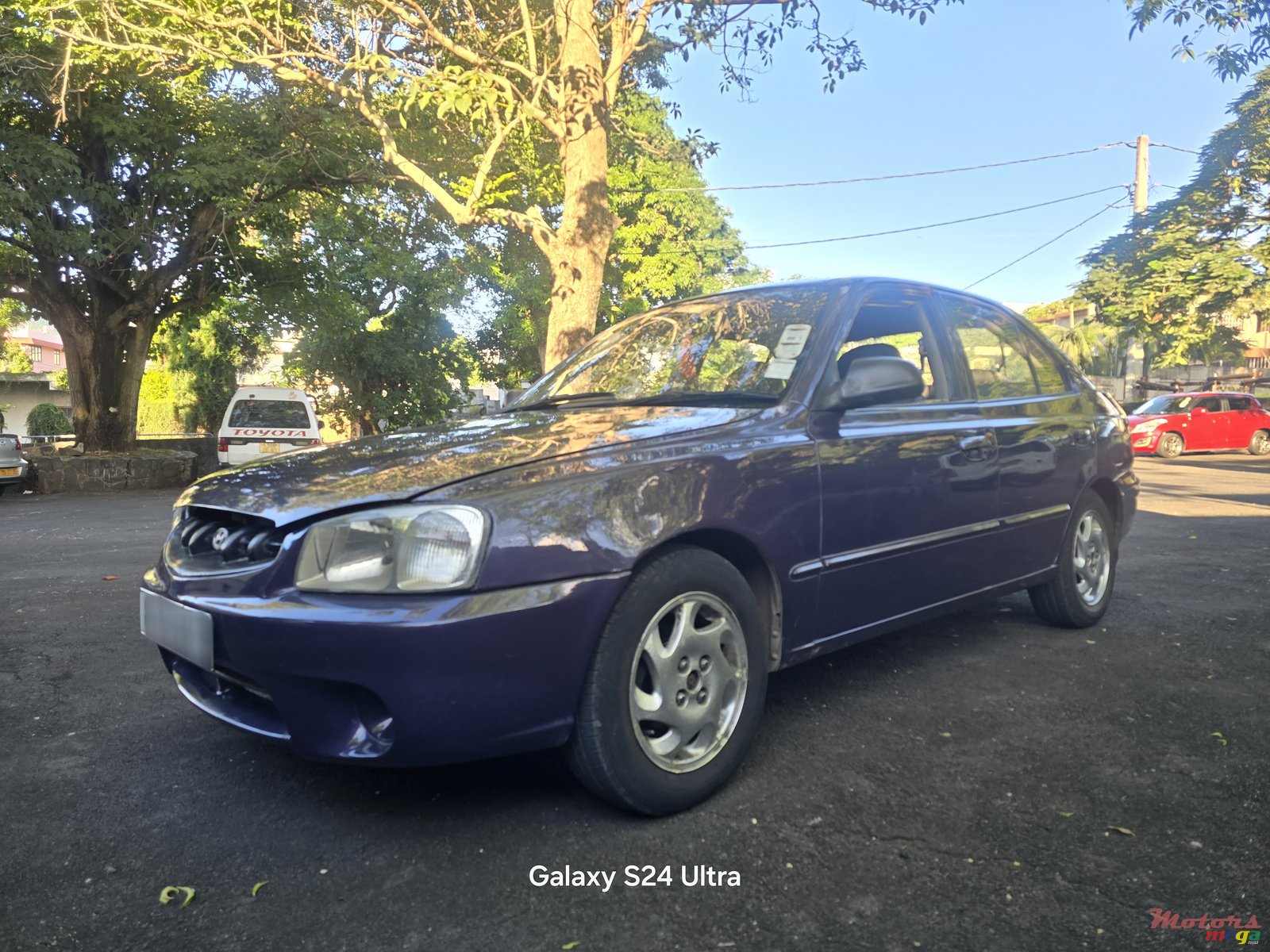 2000' Hyundai Accent photo #2