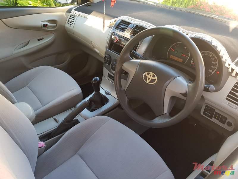 2008' Toyota Axio manual photo #4