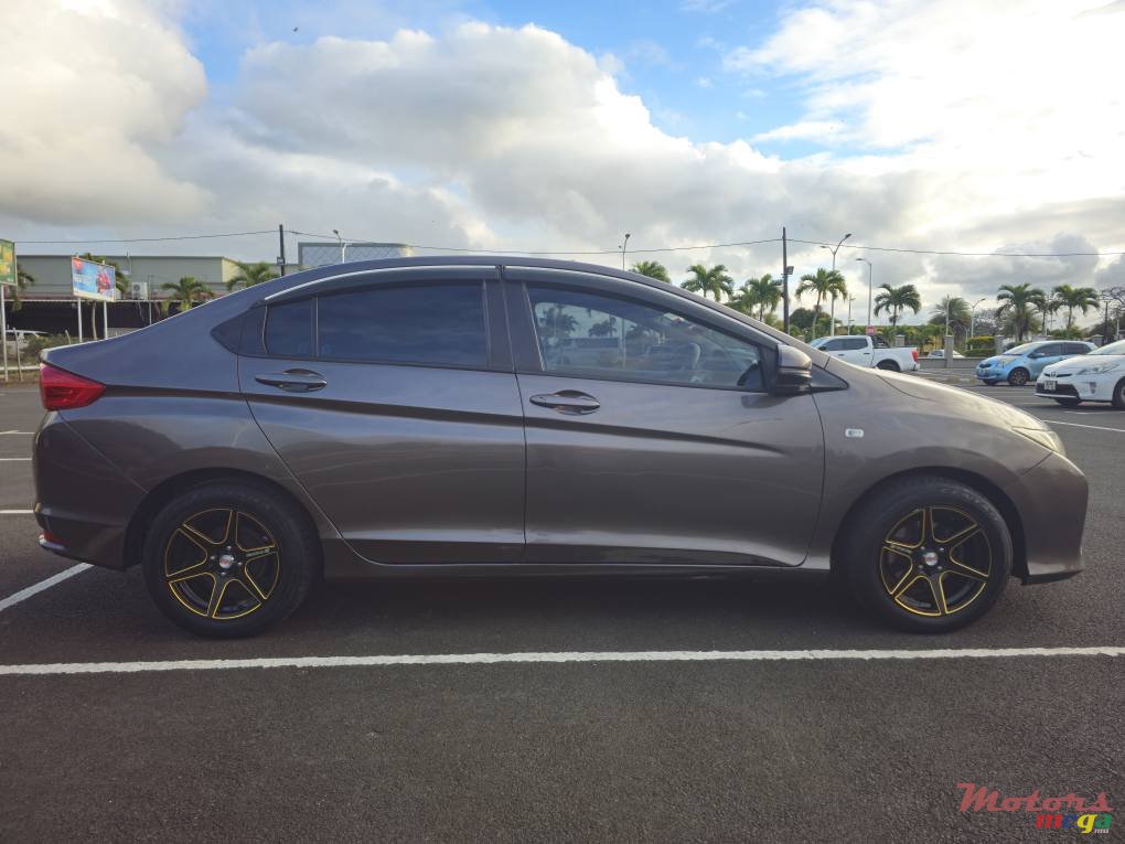 2014' Honda Ballade photo #2