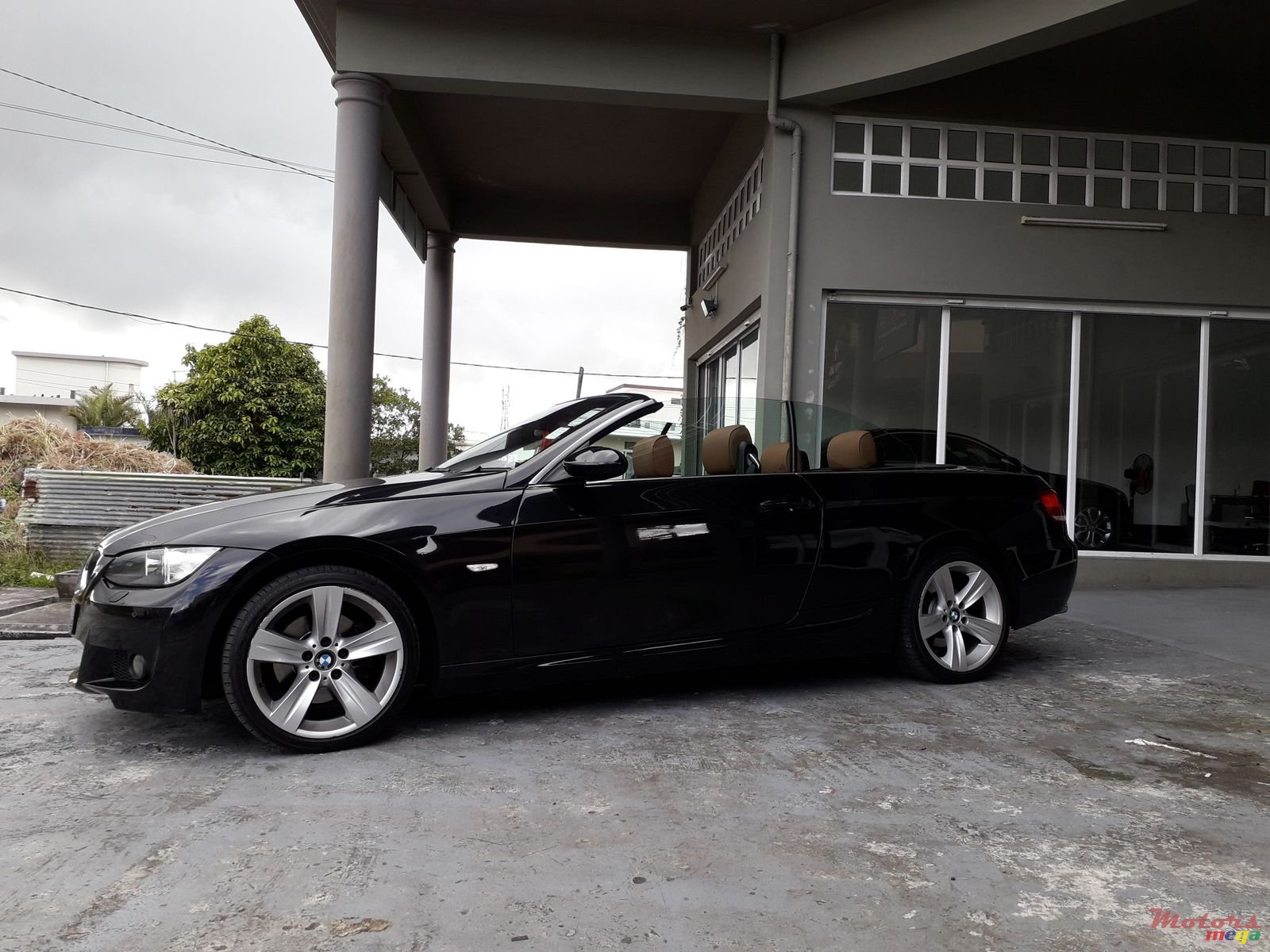 2007' BMW 3 Series Convertible photo #4