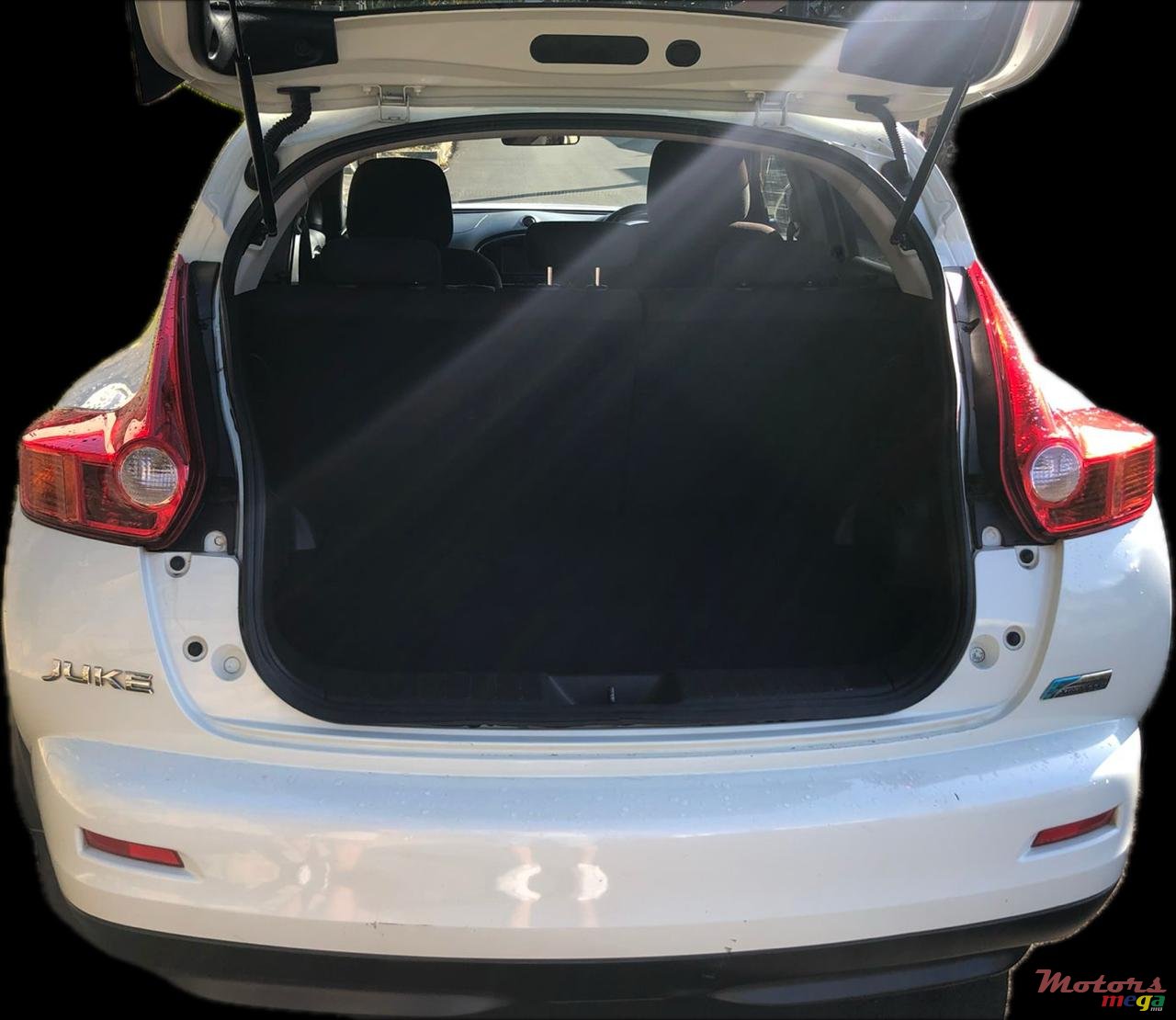 2012' Nissan photo #3