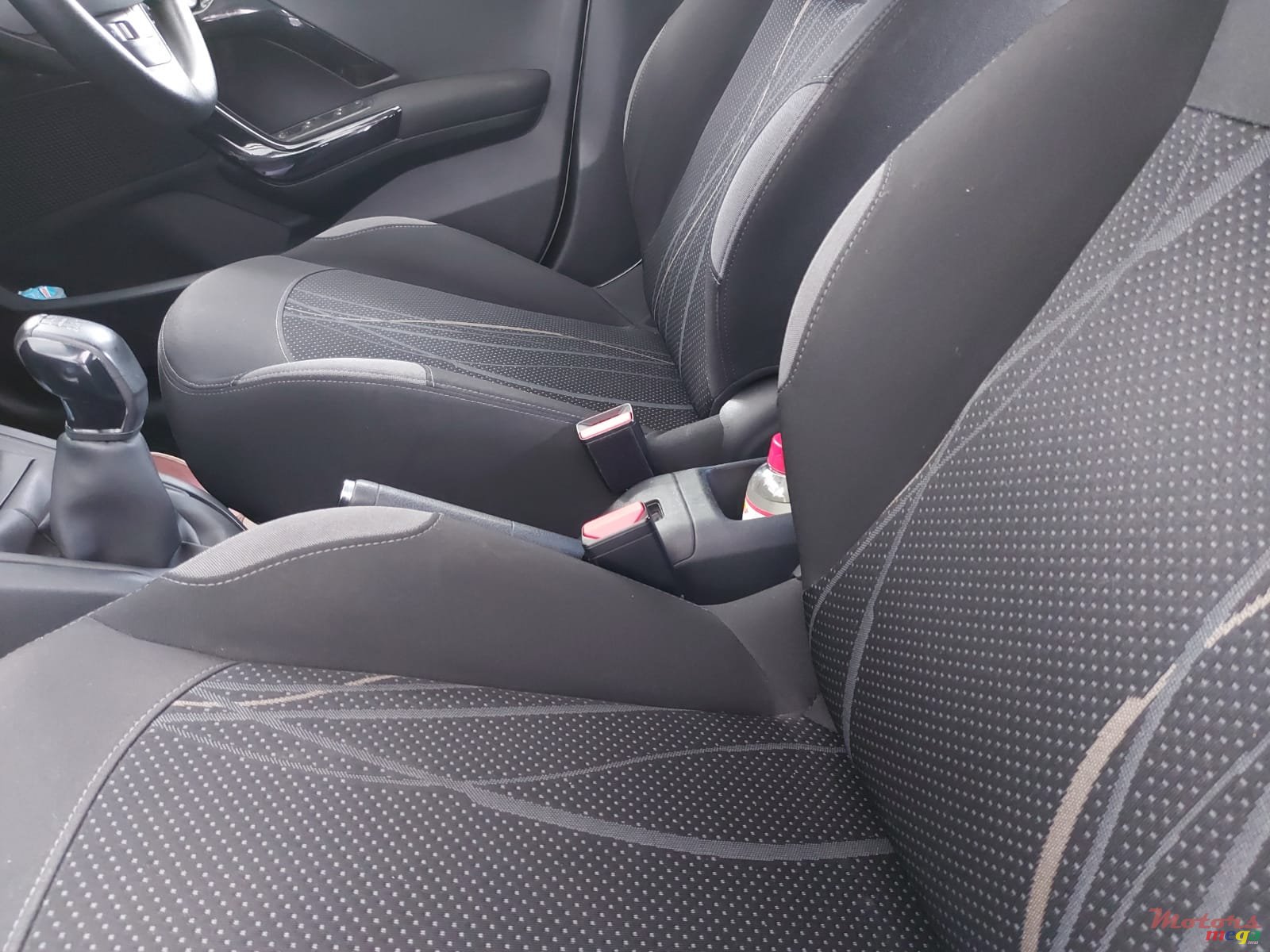 2012' Peugeot 208 photo #5