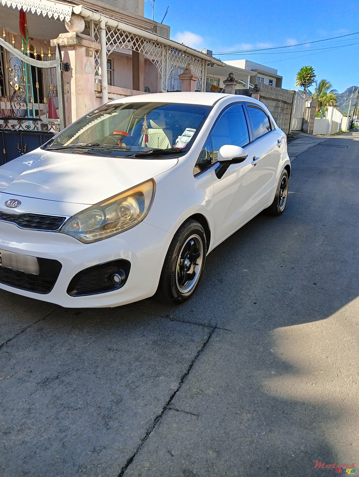 2012' Kia Rio photo #3