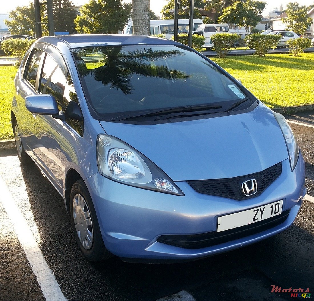 2010' Honda Fit photo #2