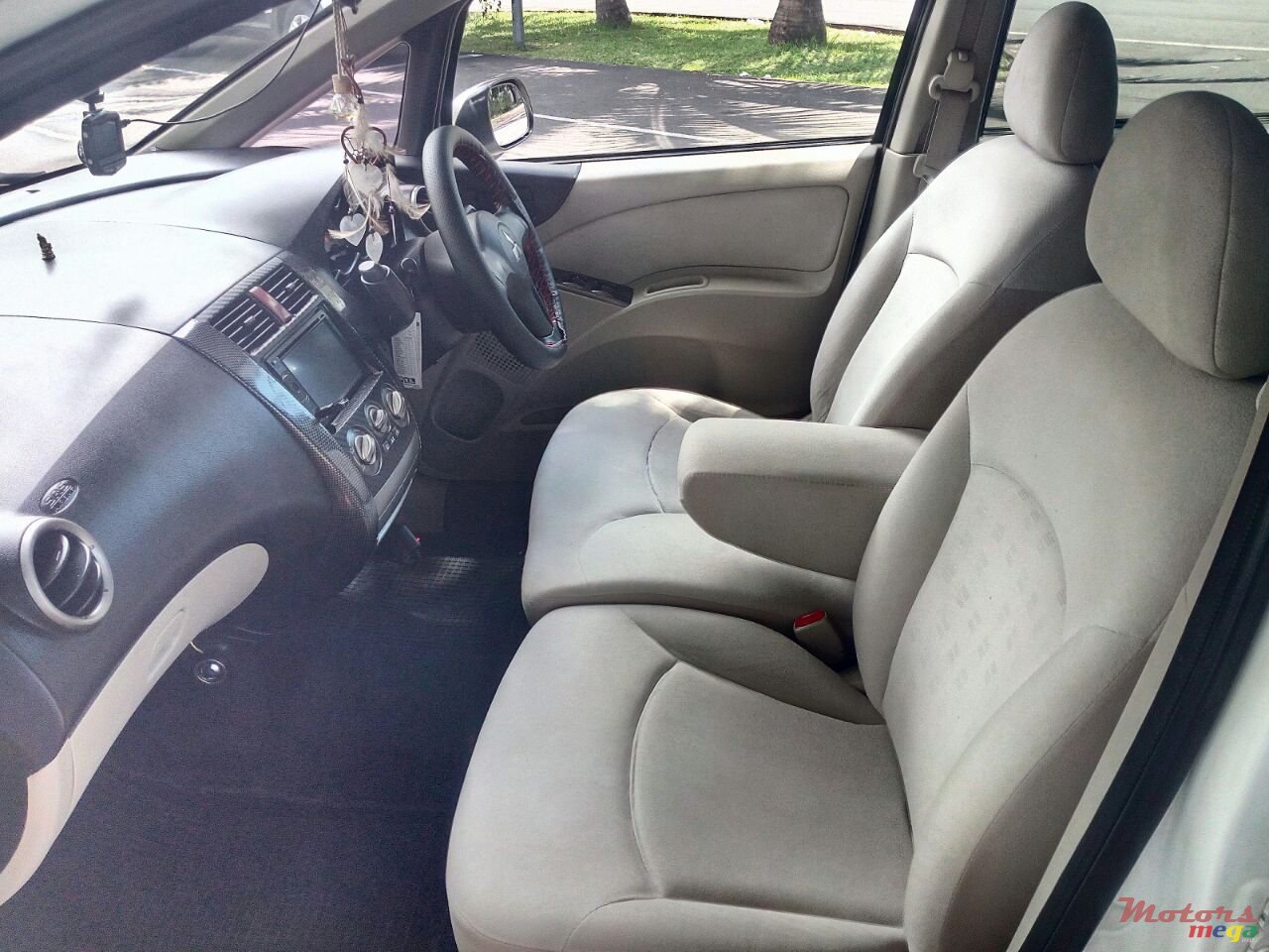 2003' Mitsubishi Colt photo #6