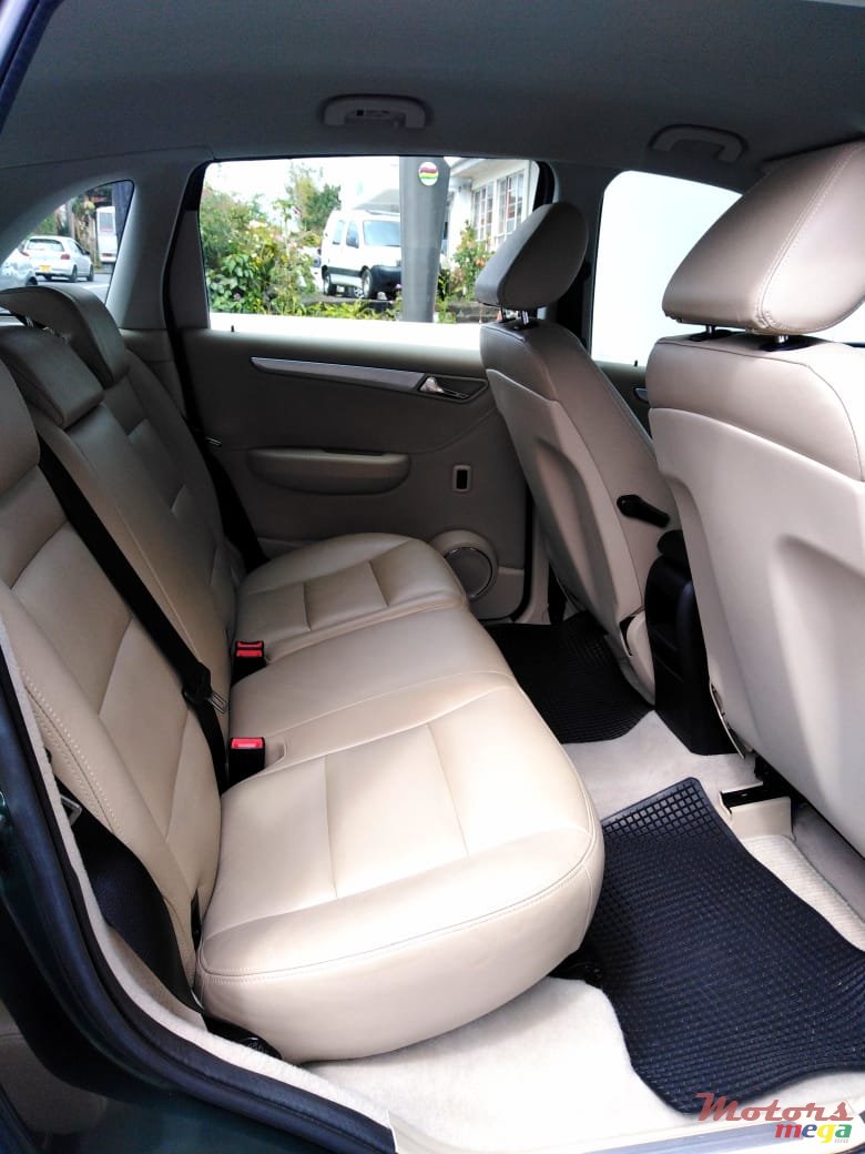 2011' Mercedes-Benz B 160 photo #4