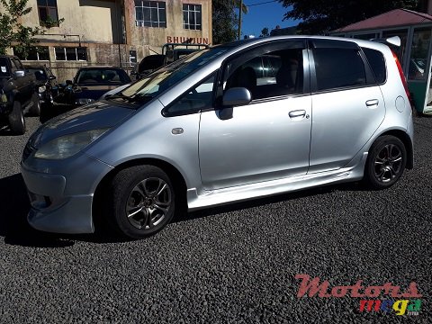 2005' Mitsubishi Colt photo #3