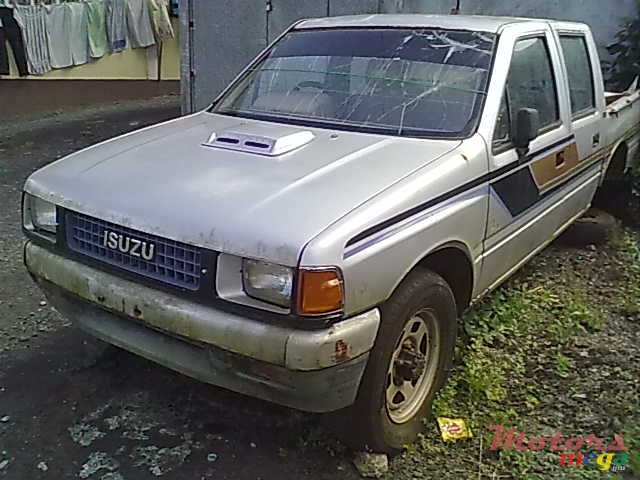 1992' Isuzu 4x4 photo #4