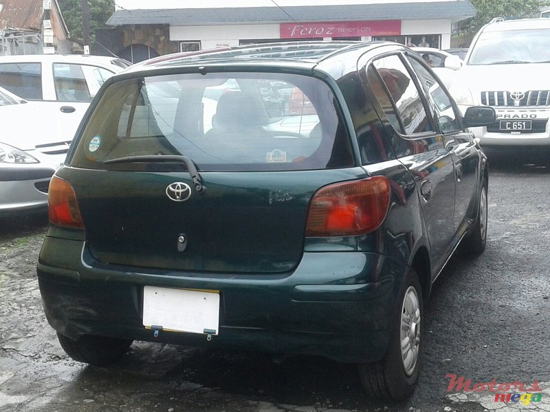 2002' Toyota Vitz photo #3