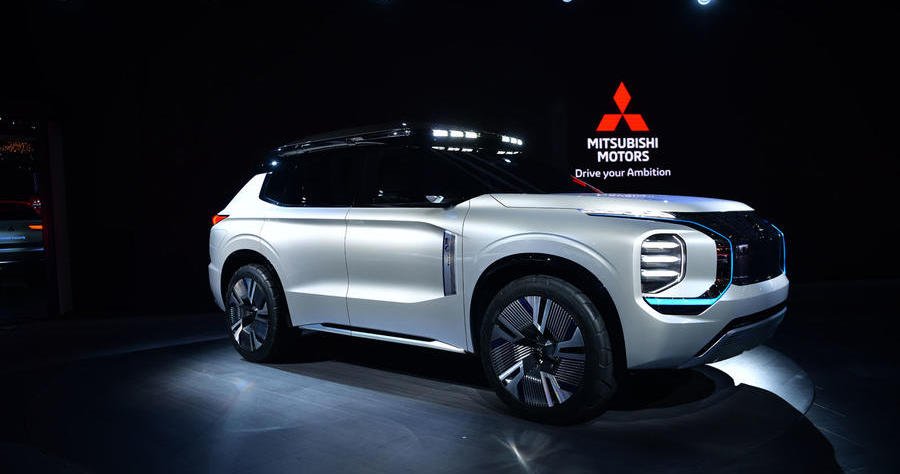 Mitsubishi Engelberg Tourer concept is a 4WD plug-in hybrid