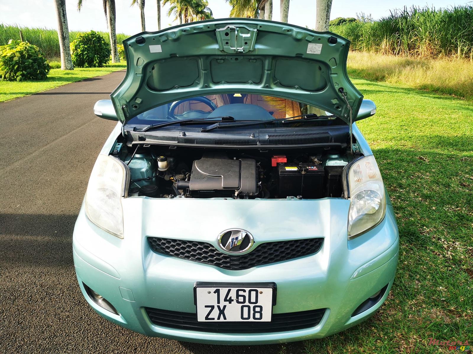 2008' Toyota Vitz photo #5