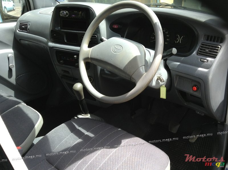 2002' Toyota Town Ace photo #4