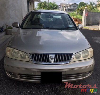 2005' Nissan Sunny photo #2