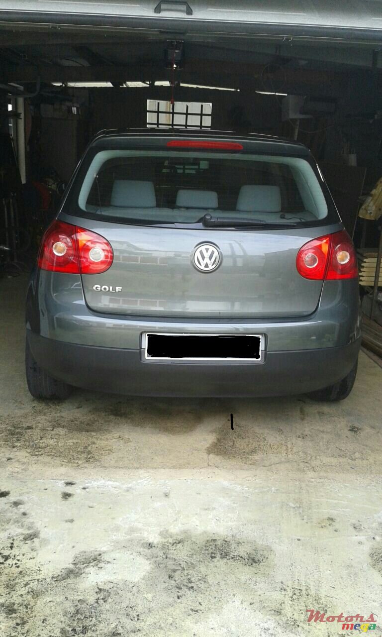 2004' Volkswagen Golf V photo #1