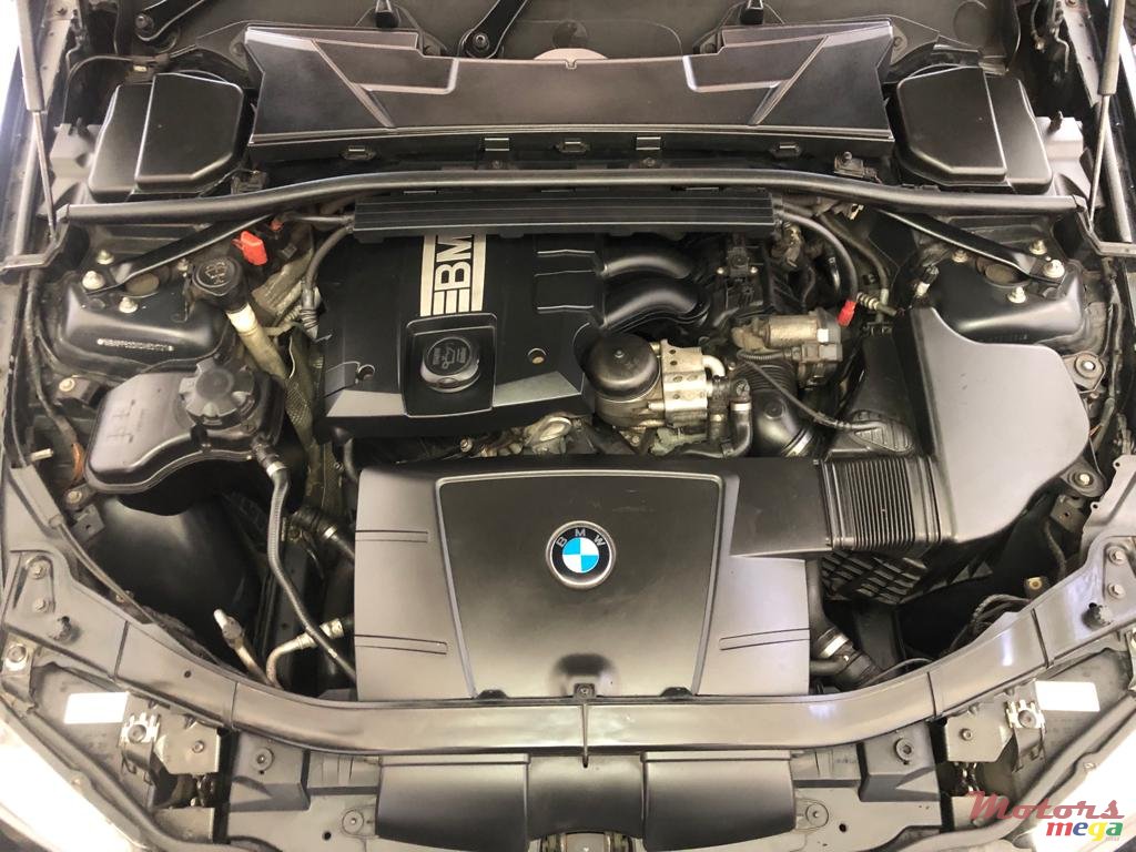 2009' BMW 3 Series E90 318i photo #5