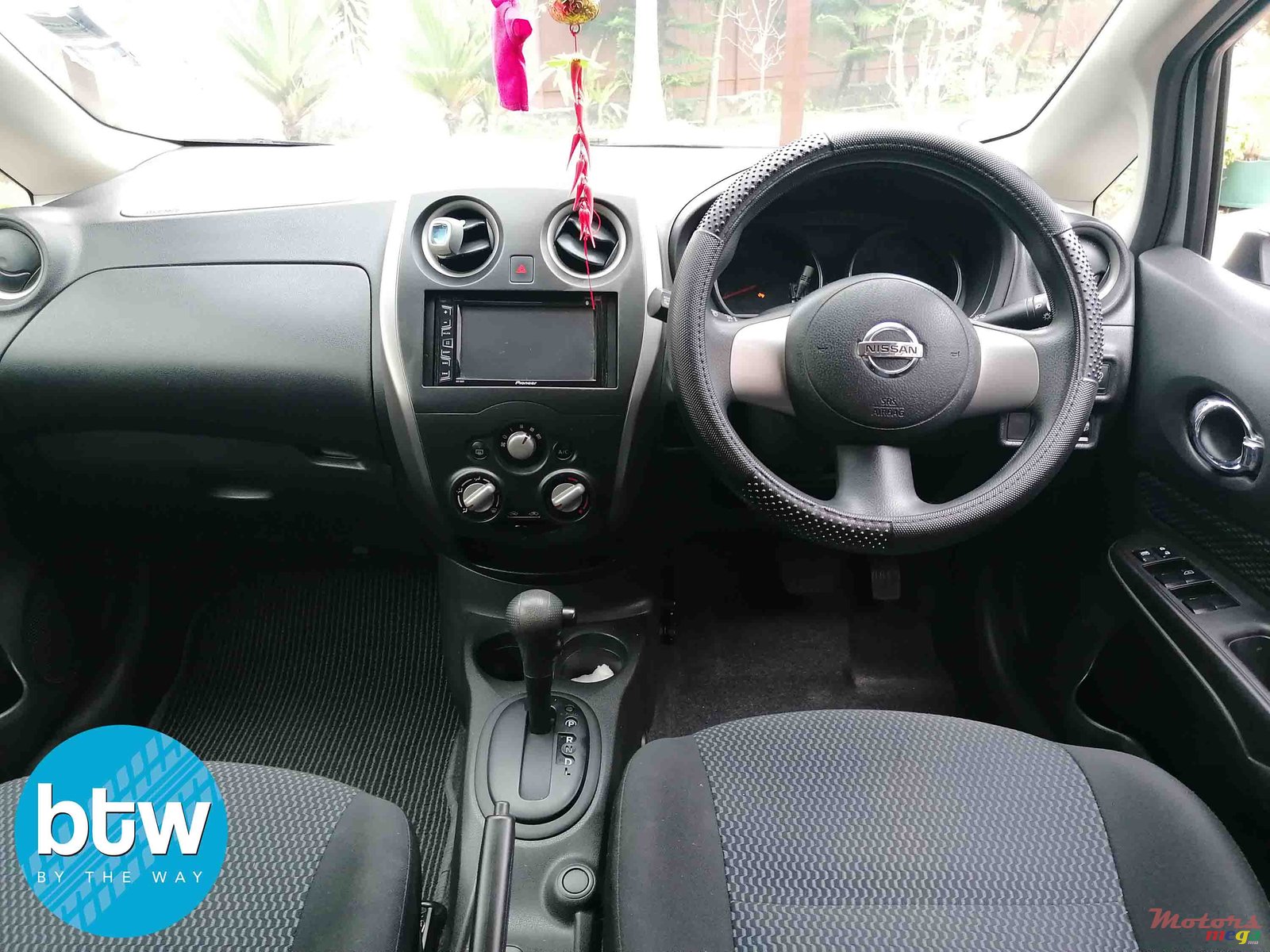 2013' Nissan Note photo #6