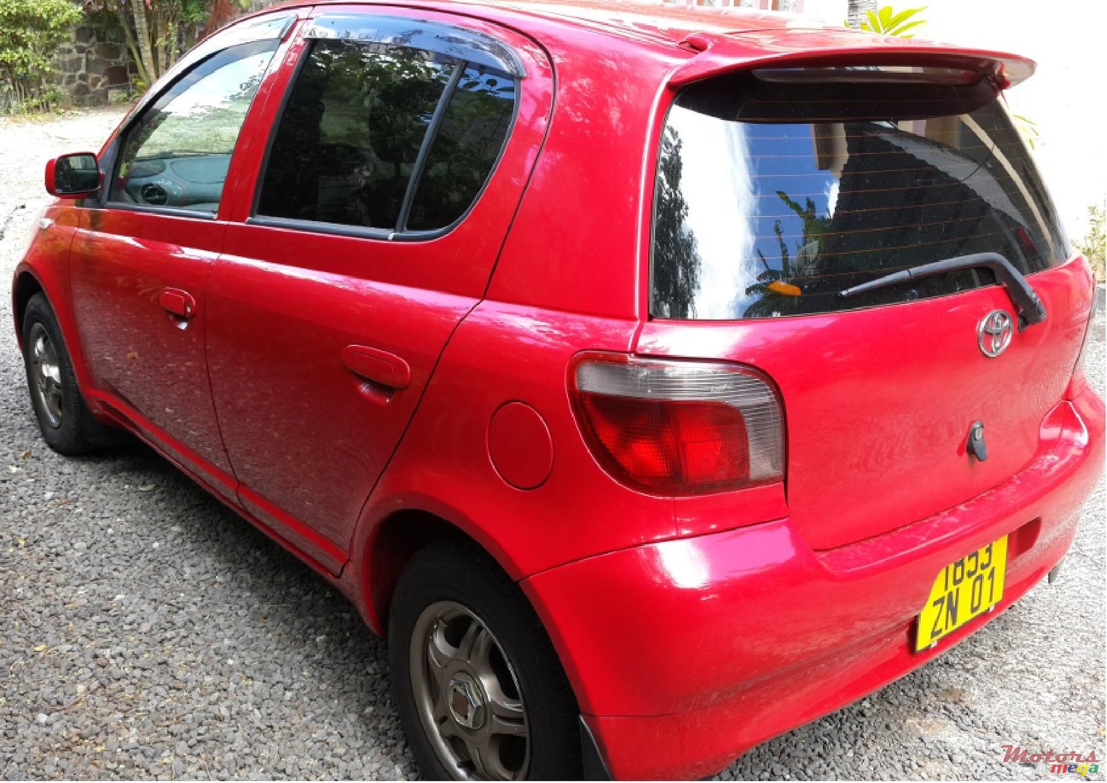 2001' Toyota Vitz None photo #2