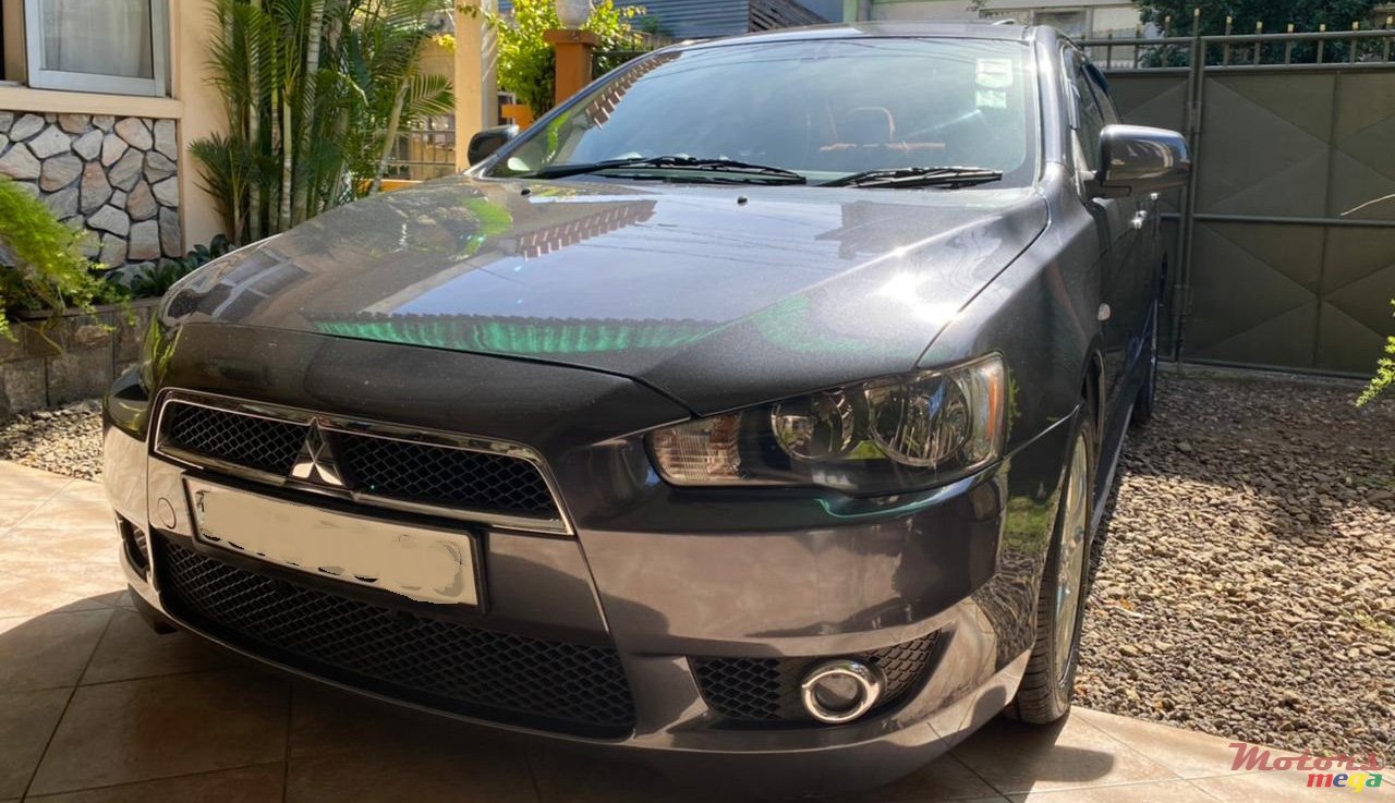 2009' Mitsubishi Lancer photo #2