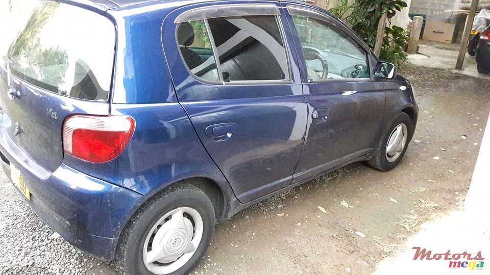 1999' Toyota Vitz photo #4