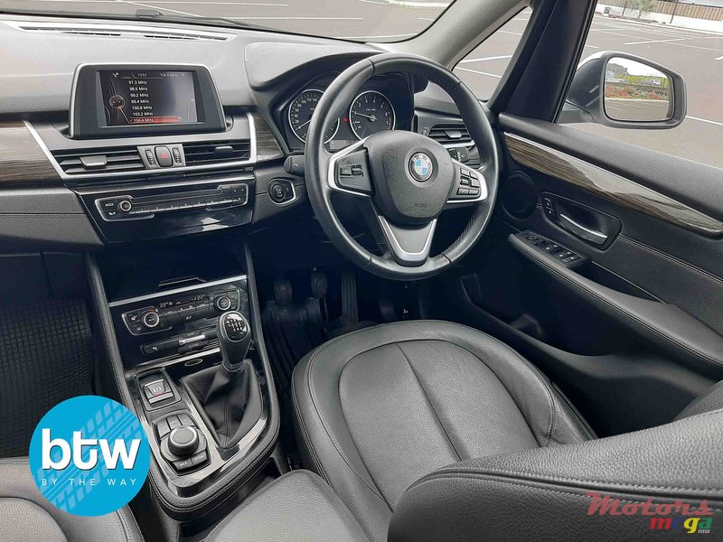 2015' BMW 2 Series photo #6