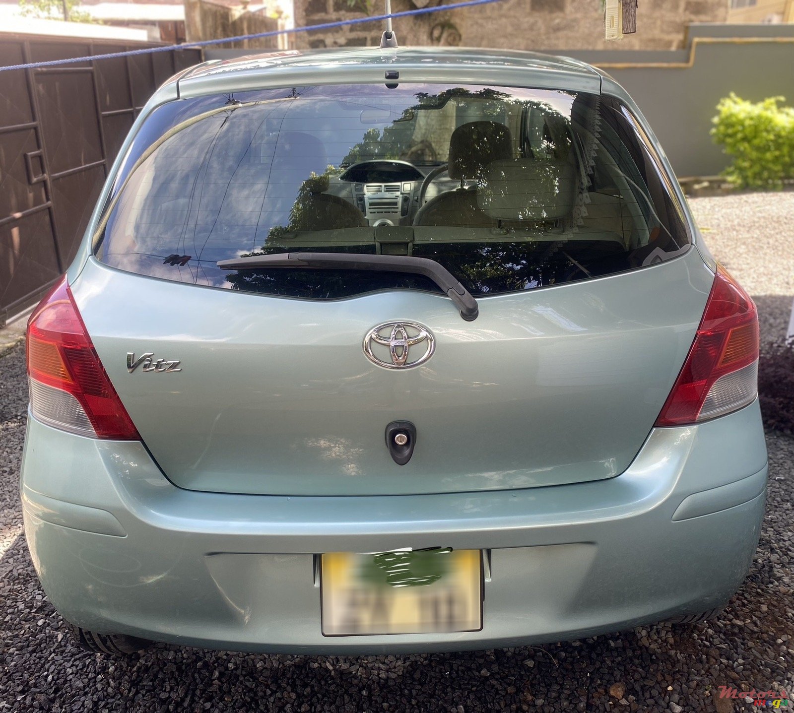 2010' Toyota Vitz photo #5