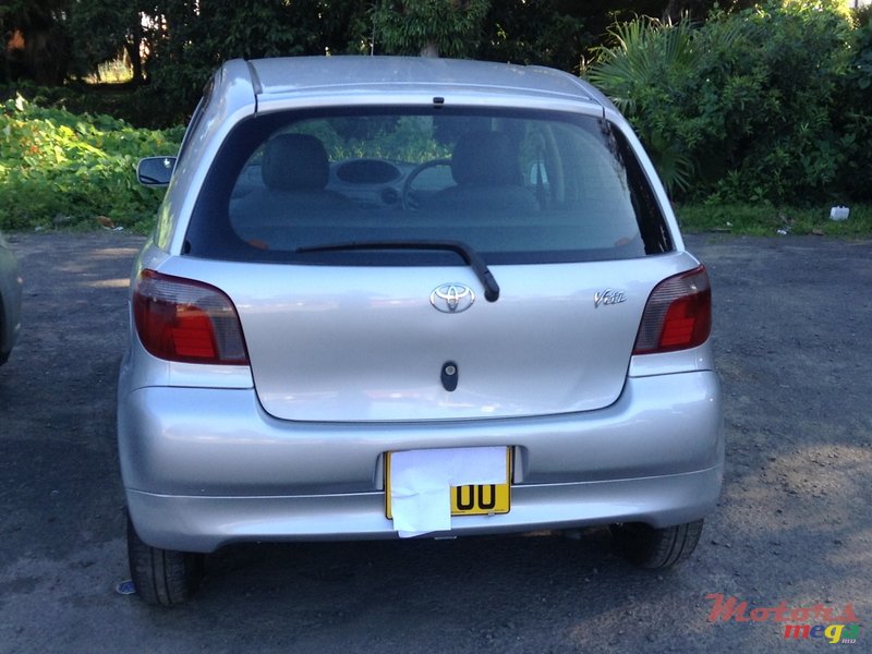 2000' Toyota Vitz photo #3